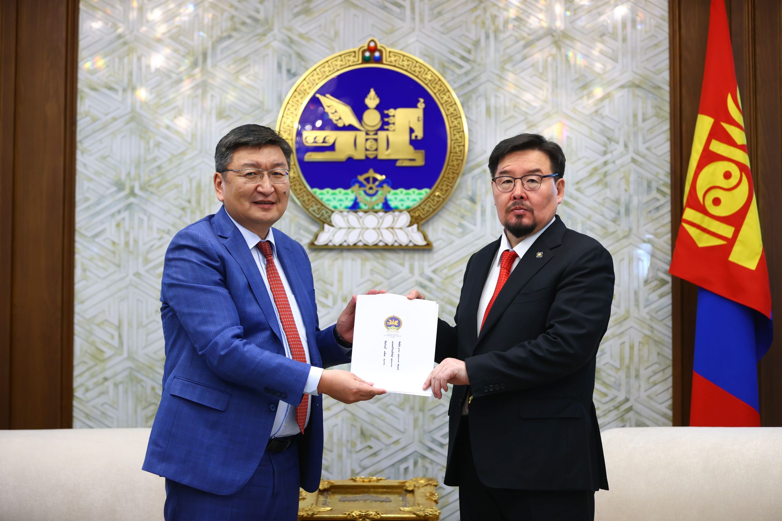 Автомашины улсын дугаарын тэгш, сондгой хязгаарлалт хийхийг дэмжиж байна уу?